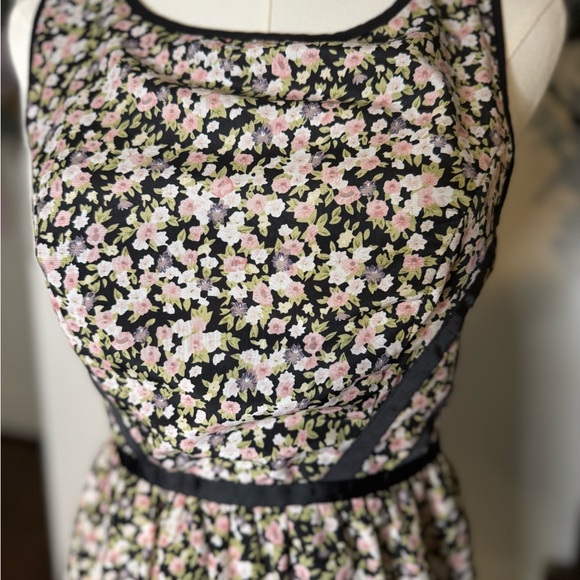 Three Hearts Floral Mini Dress - Black and Pink - Picture 2 of 4
